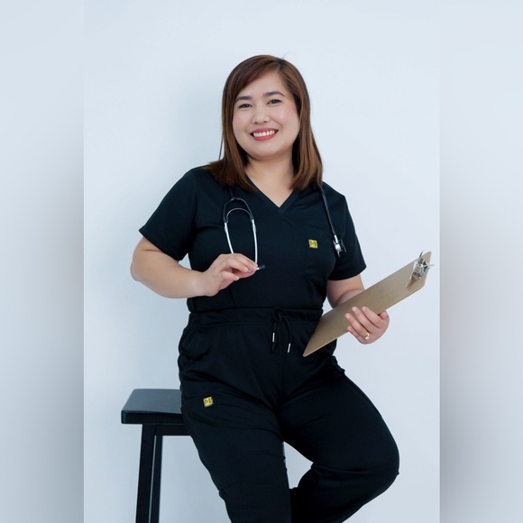 MEDIUM Size Drifit Top and Jogger Scrub Set - Picture 7 of 11